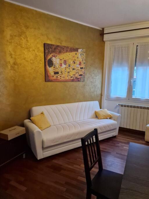 Sempione Yellow Milan Exterior photo